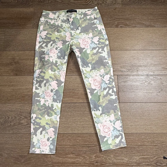 Boston Proper Women's Pull On Camo Floral Jeans, Size 14, Ankle, Slim, Fall - Picture 2 of 11